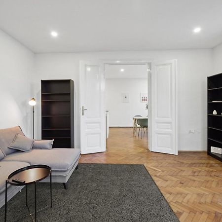Big Spacious Central Apartment In Viena Exterior foto